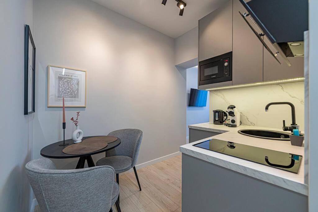 Lovely 1Bd Central Apartment By Hostlovers Kaunas Buitenkant foto